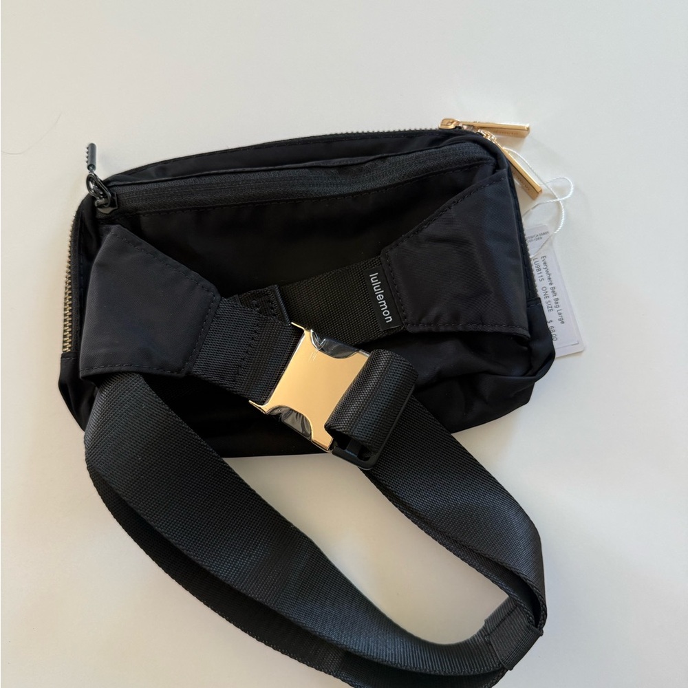 Lululemon Everywhere Belt Bag Large 2L Metal Hardware - Picture 4 of 7